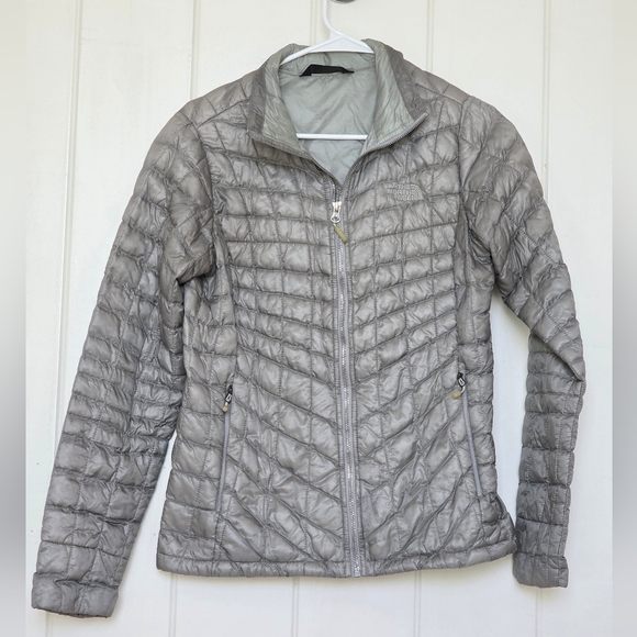 The North Face Jackets & Blazers - The North Face ThermoBall Eco Puffer Jacket – Meld Grey – Size Small – EUC